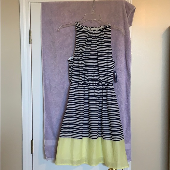 Dress - Picture 1 of 3